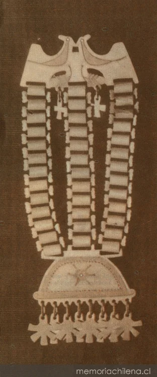 Trapelakucha de plata, registro histórico de la revista En Viaje N° 461 (1972). Fuente: Memoria Chilena / Biblioteca Nacional de Chile.